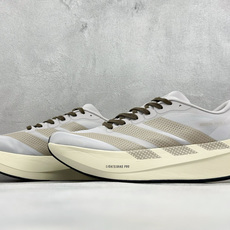 TY版AD ADIZERO EVO SL 2 阿迪超轻透气缓震跑鞋 以令人难以置信的138克重量,刷新了跑鞋轻量化的记录 TY版AD ADIZERO EVO SL 2 阿迪超轻透气缓震跑鞋 以令人难以置信的138克重量,刷新了跑鞋轻量化的记录