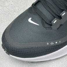 XM版Nike VOMERO 18 GTX 舒适减震防滑低帮跑步鞋 全掌ReactX泡绵中底 前掌和后跟还配备了Air XM版Nike VOMERO 18 GTX 舒适减震防滑低帮跑步鞋 全掌ReactX泡绵中底 前掌和后跟还配备了Air