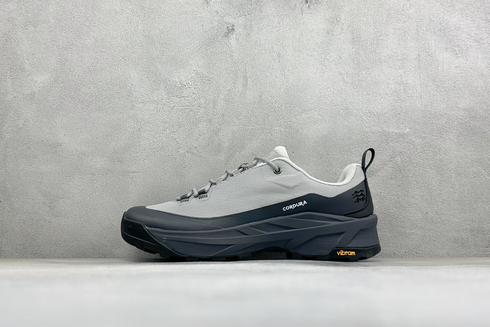 M版可隆KOLON SPORT MA APPROACH VENTI 户外V底止滑 防滑徒步鞋 货号：LUFH6MN012