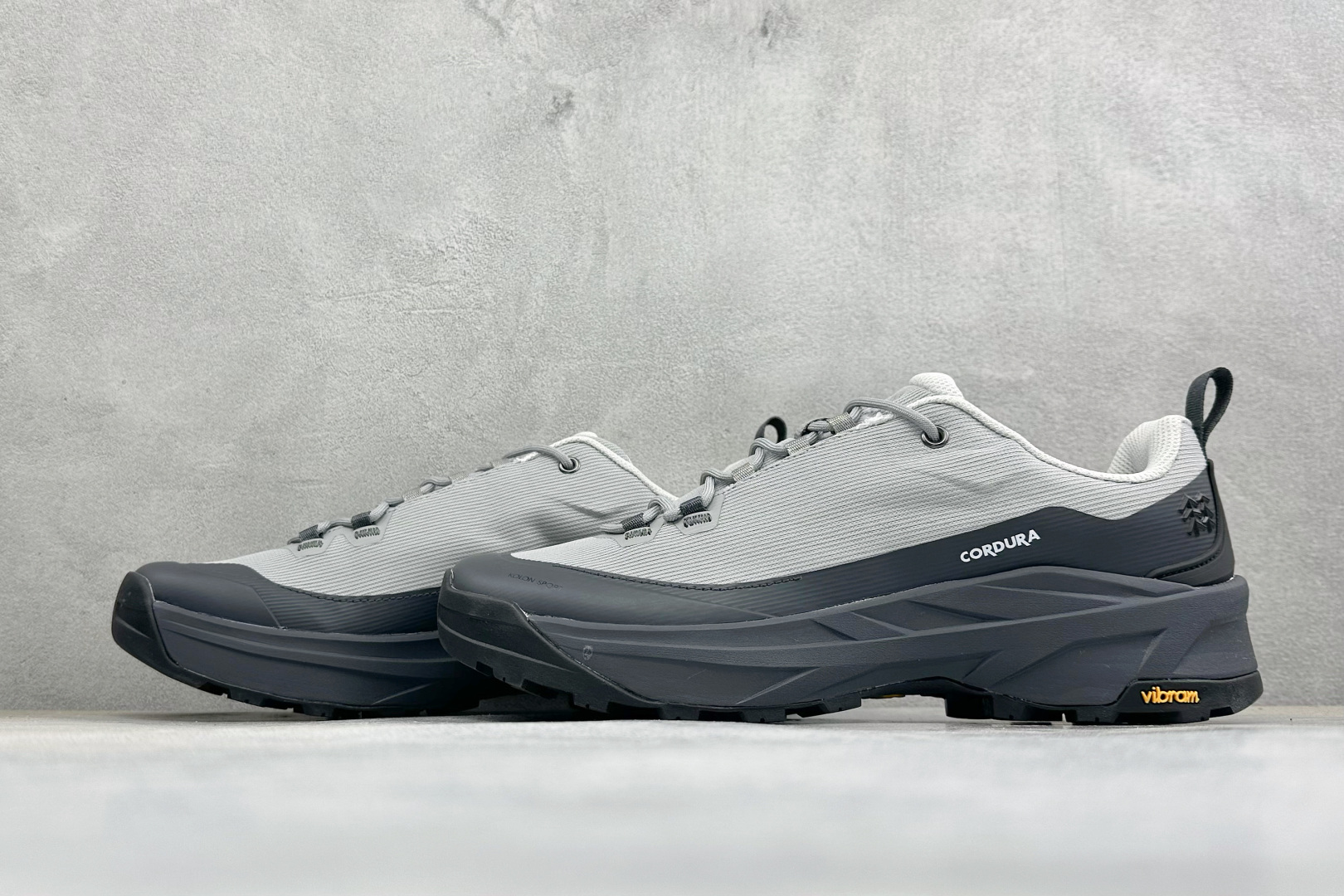 M版可隆KOLON SPORT MA APPROACH VENTI 户外V底止滑 防滑徒步鞋 货号：LUFH6MN012