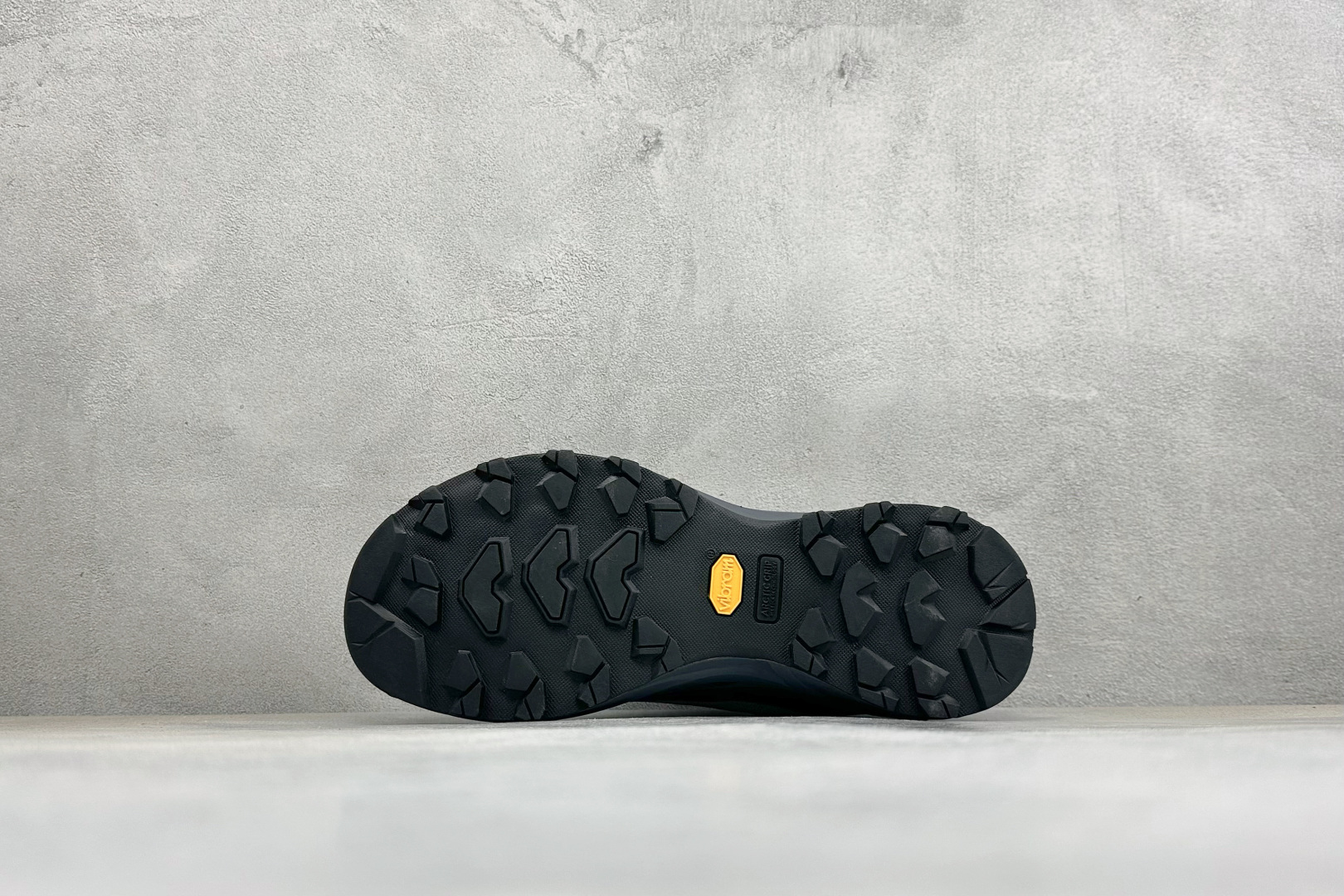 M版可隆KOLON SPORT MA APPROACH VENTI 户外V底止滑 防滑徒步鞋 货号：LUFH6MN012