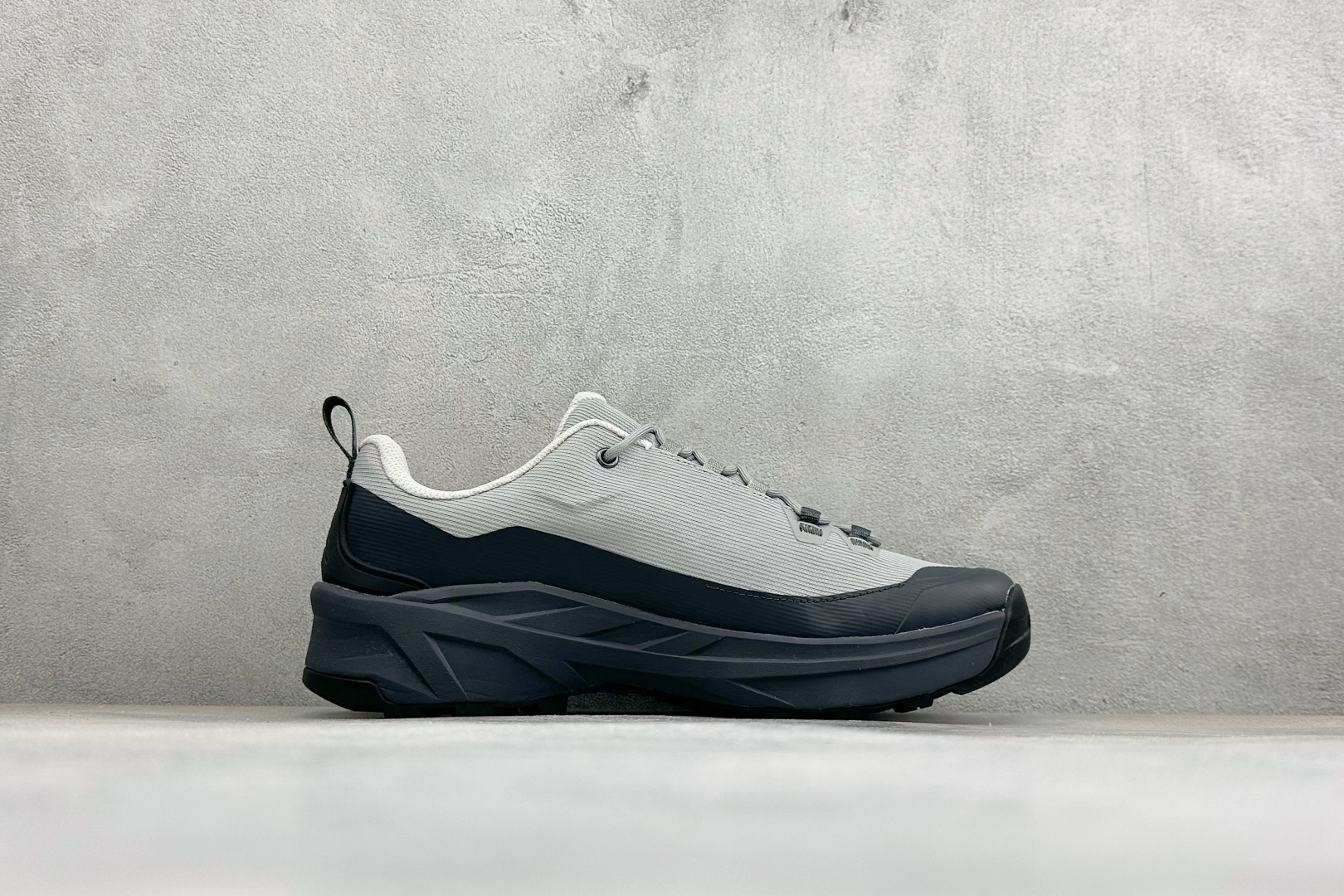 M版可隆KOLON SPORT MA APPROACH VENTI 户外V底止滑 防滑徒步鞋 货号：LUFH6MN012
