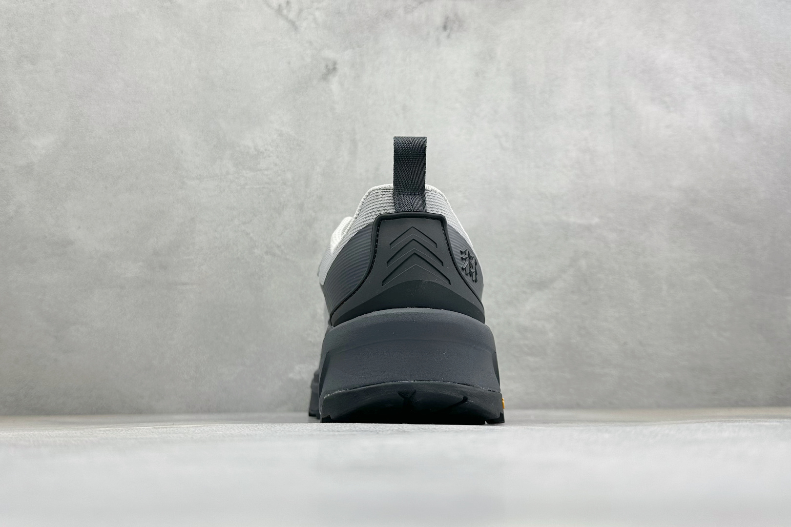 M版可隆KOLON SPORT MA APPROACH VENTI 户外V底止滑 防滑徒步鞋 货号：LUFH6MN012