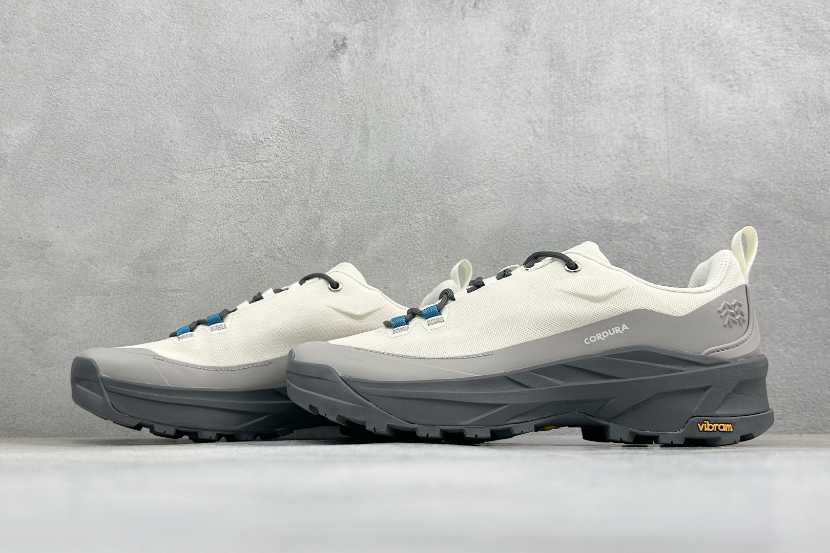 M版可隆KOLON SPORT MA APPROACH VENTI 户外V底止滑 防滑徒步鞋 货号：LUFH6MN012