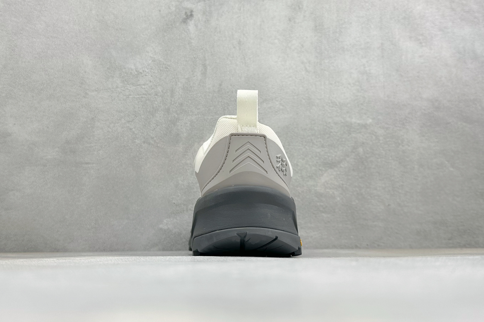 M版可隆KOLON SPORT MA APPROACH VENTI 户外V底止滑 防滑徒步鞋 货号：LUFH6MN012
