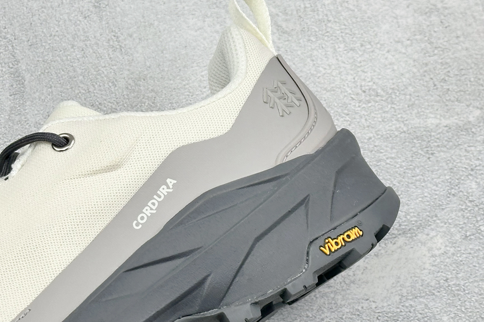 M版可隆KOLON SPORT MA APPROACH VENTI 户外V底止滑 防滑徒步鞋 货号：LUFH6MN012