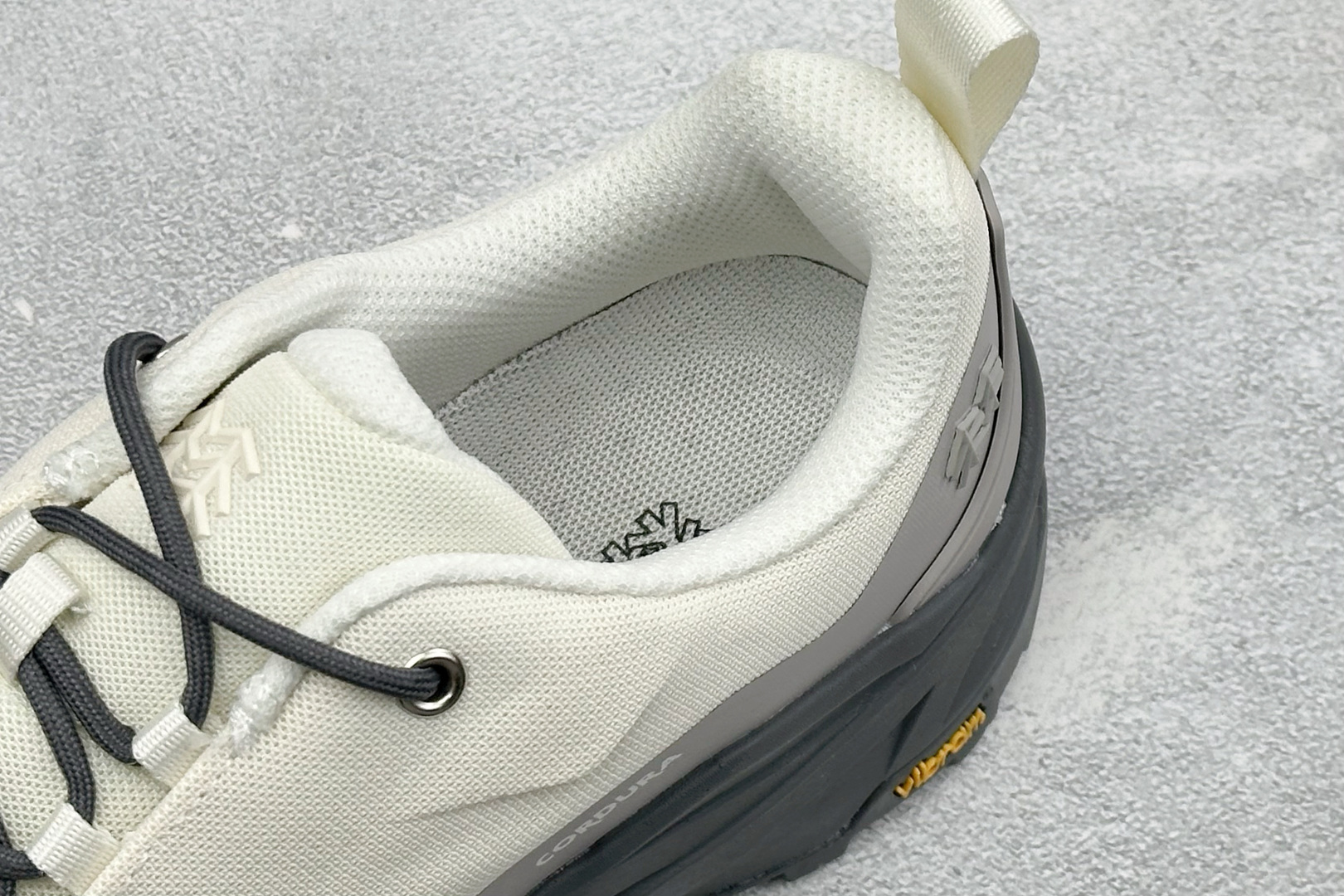M版可隆KOLON SPORT MA APPROACH VENTI 户外V底止滑 防滑徒步鞋 货号：LUFH6MN012