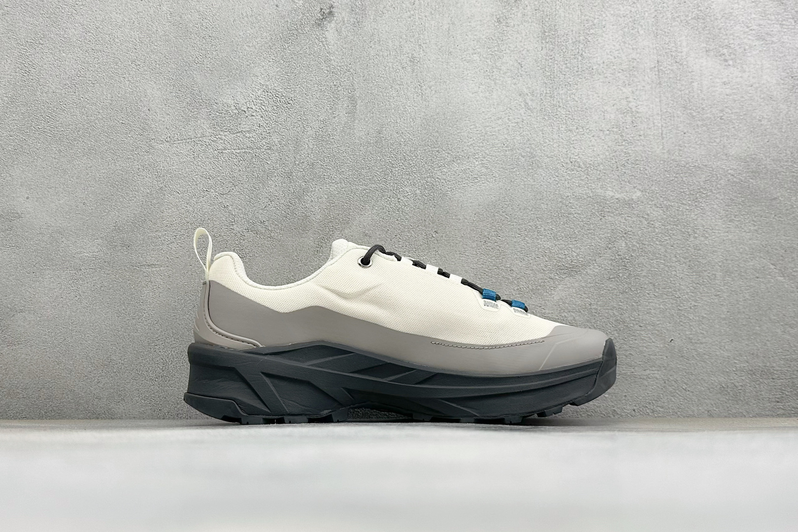 M版可隆KOLON SPORT MA APPROACH VENTI 户外V底止滑 防滑徒步鞋 货号：LUFH6MN012