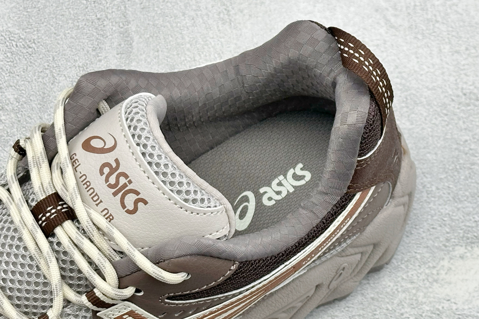 YD版Asics Gel-NANDI NR 亚瑟士运动休闲透气专业跑鞋 采用工程弹性双层再生针织密度鞋面材质 后跟3D可