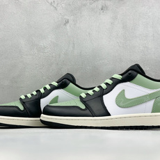 潮酷撞色 个性出圈 AIR JORDAN 1,经典AJ1低帮鞋型,黑绿白三色巧妙拼接,清新豆绿色调氛围感十足,后跟专属生 潮酷撞色 个性出圈 AIR JORDAN 1,经典AJ1低帮鞋型,黑绿白三色巧妙拼接,清新豆绿色调氛围感十足,后跟专属生