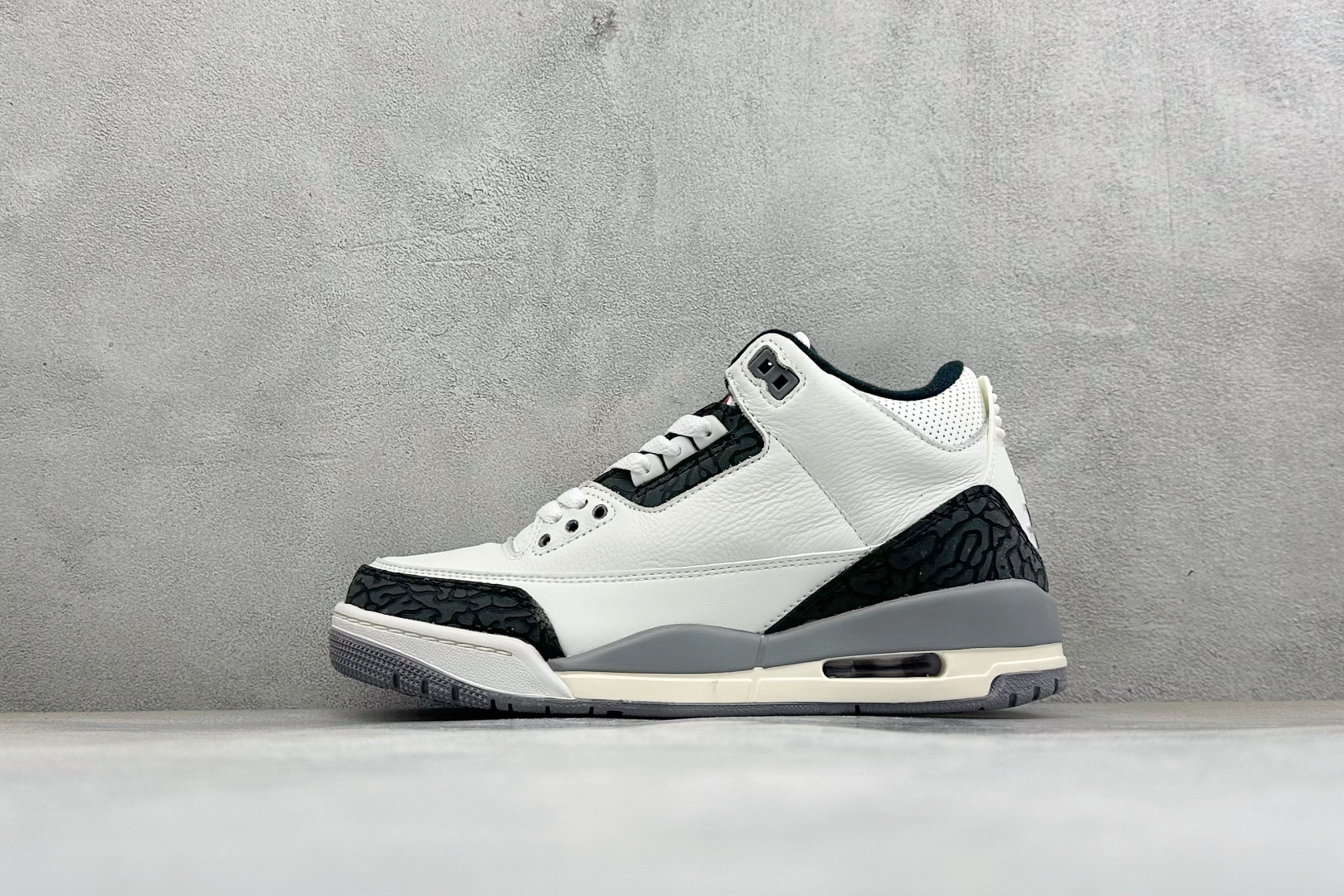 福利特价 Air Jordan 3 Retro 迈克尔·乔丹AJ3代中帮复古休闲运动文化篮球鞋 货号: CT8532-0