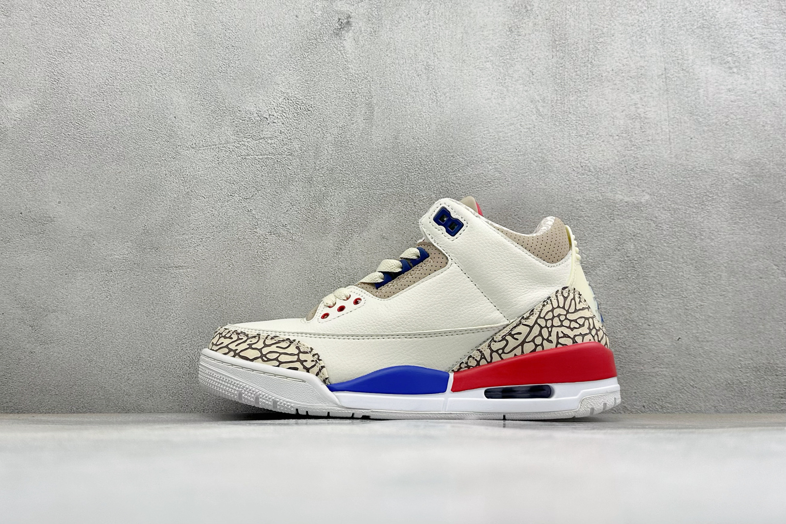福利特价 Air Jordan 3 Retro 迈克尔·乔丹AJ3代中帮复古休闲运动文化篮球鞋 货号: CT8532-0