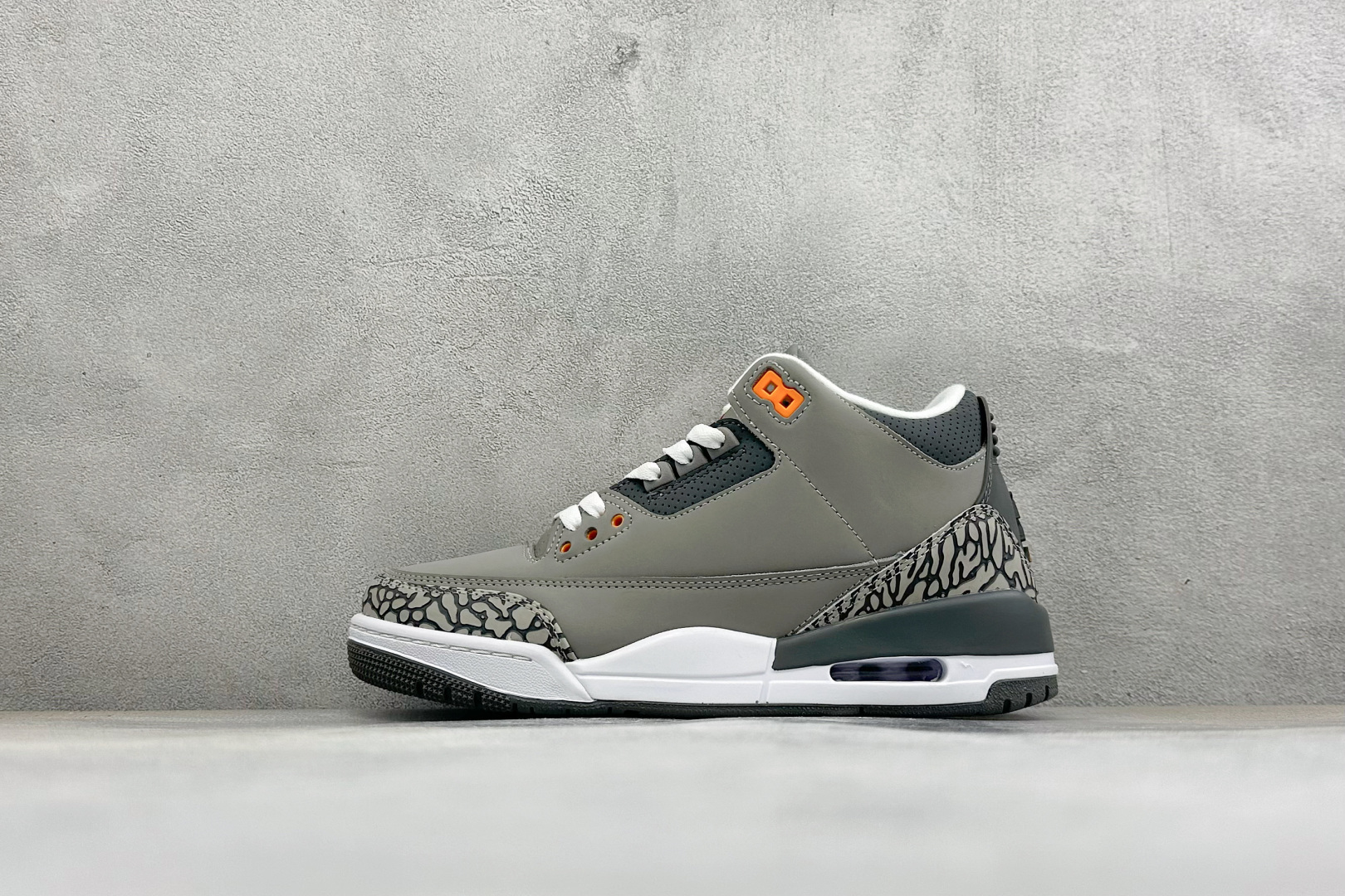 福利特价 Air Jordan 3 Retro 迈克尔·乔丹AJ3代中帮复古休闲运动文化篮球鞋 货号: CT8532-0