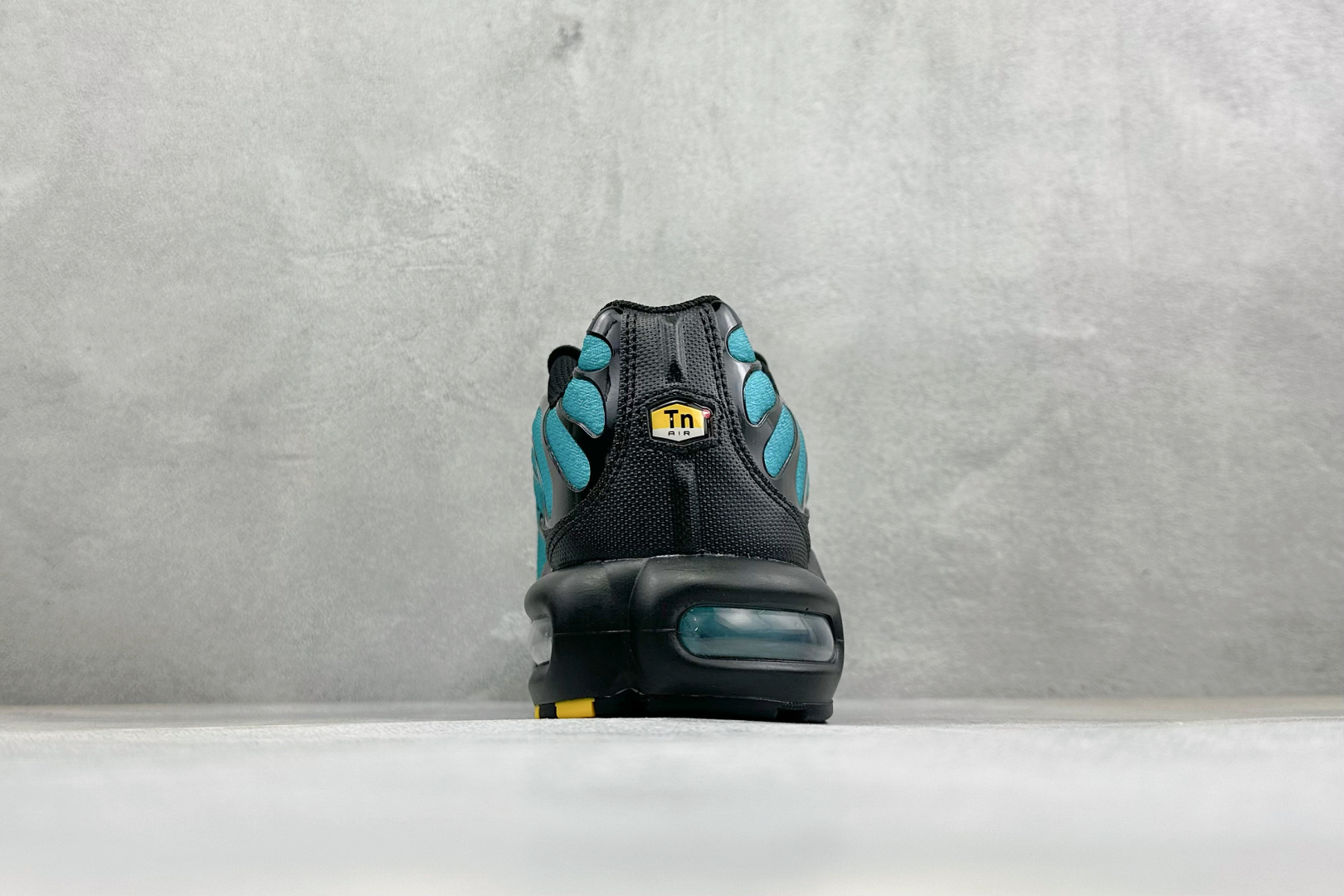 Nike Air Max Plus TN气垫运动跑鞋 TK纯原生产线出品 真正的用心研发 一点一点抠出来的 品质品控细节 Nike Air Max Plus TN气垫运动跑鞋 TK纯原生产线出品 真正的用心研发 一点一点抠出来的 品质品控细节