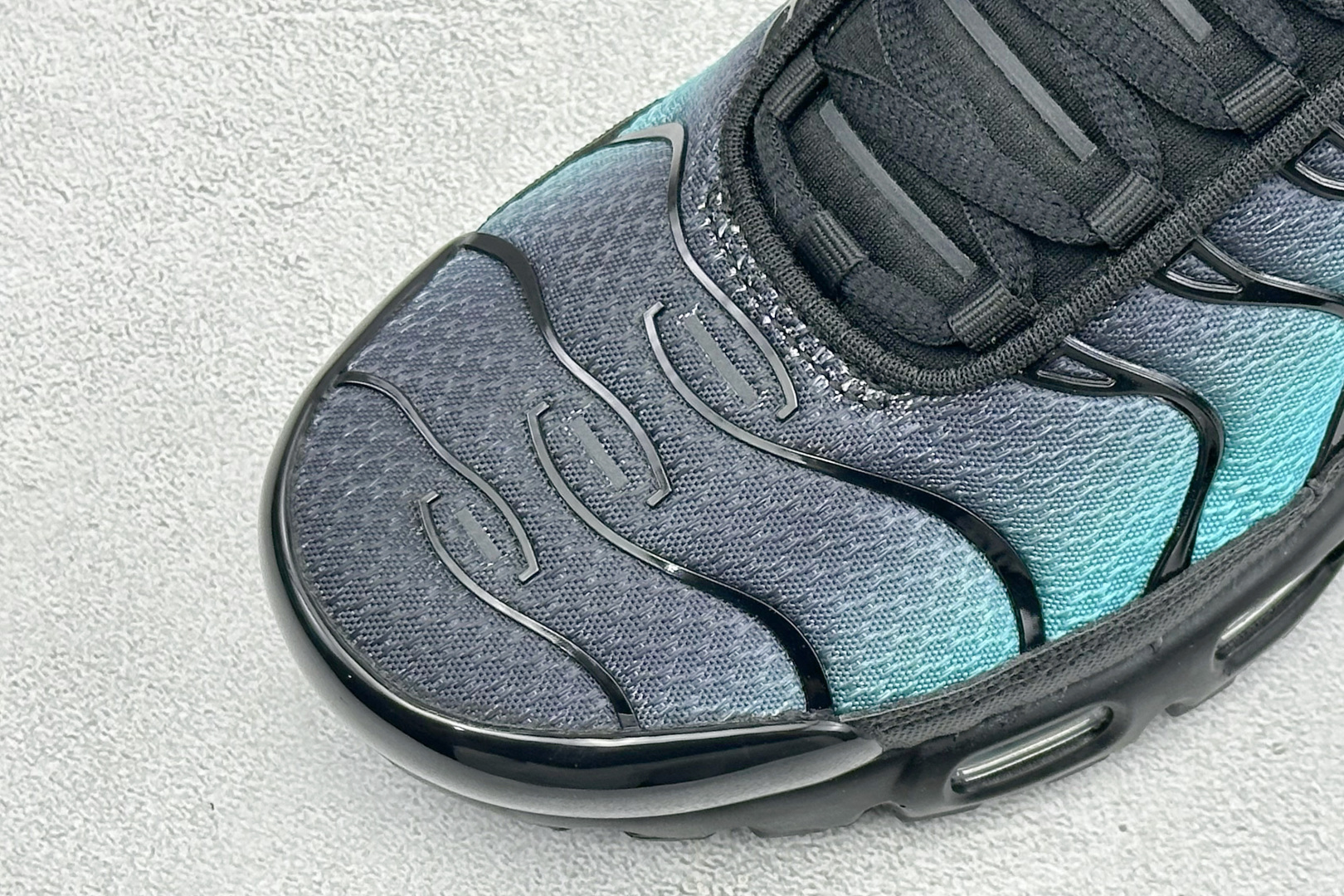 Nike Air Max Plus TN气垫运动跑鞋 TK纯原生产线出品 真正的用心研发 一点一点抠出来的 品质品控细节 Nike Air Max Plus TN气垫运动跑鞋 TK纯原生产线出品 真正的用心研发 一点一点抠出来的 品质品控细节