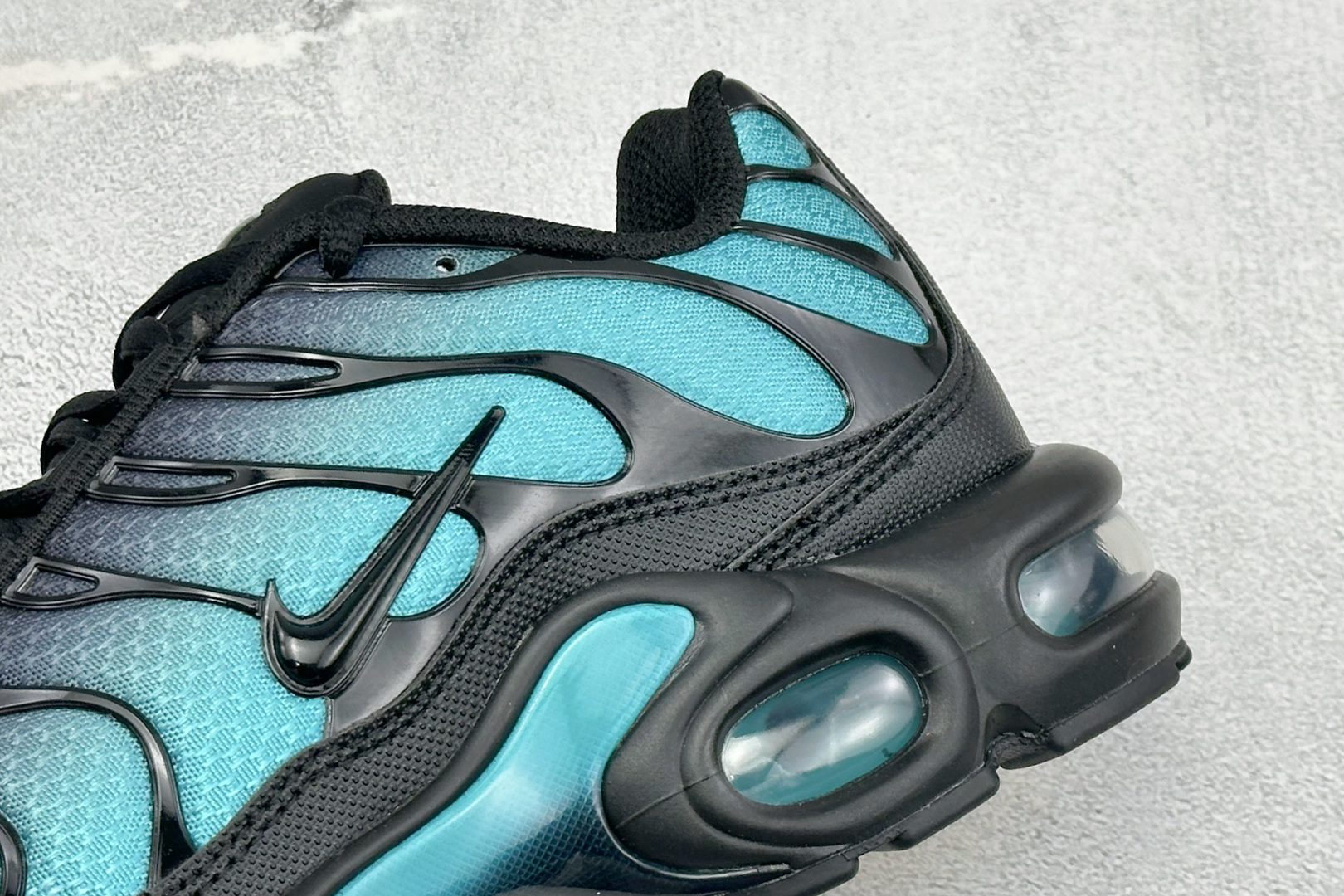 Nike Air Max Plus TN气垫运动跑鞋 TK纯原生产线出品 真正的用心研发 一点一点抠出来的 品质品控细节 Nike Air Max Plus TN气垫运动跑鞋 TK纯原生产线出品 真正的用心研发 一点一点抠出来的 品质品控细节