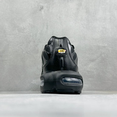 Nike Air Max Plus TN气垫运动跑鞋 TK纯原生产线出品 真正的用心研发 一点一点抠出来的 品质品控细节 Nike Air Max Plus TN气垫运动跑鞋 TK纯原生产线出品 真正的用心研发 一点一点抠出来的 品质品控细节