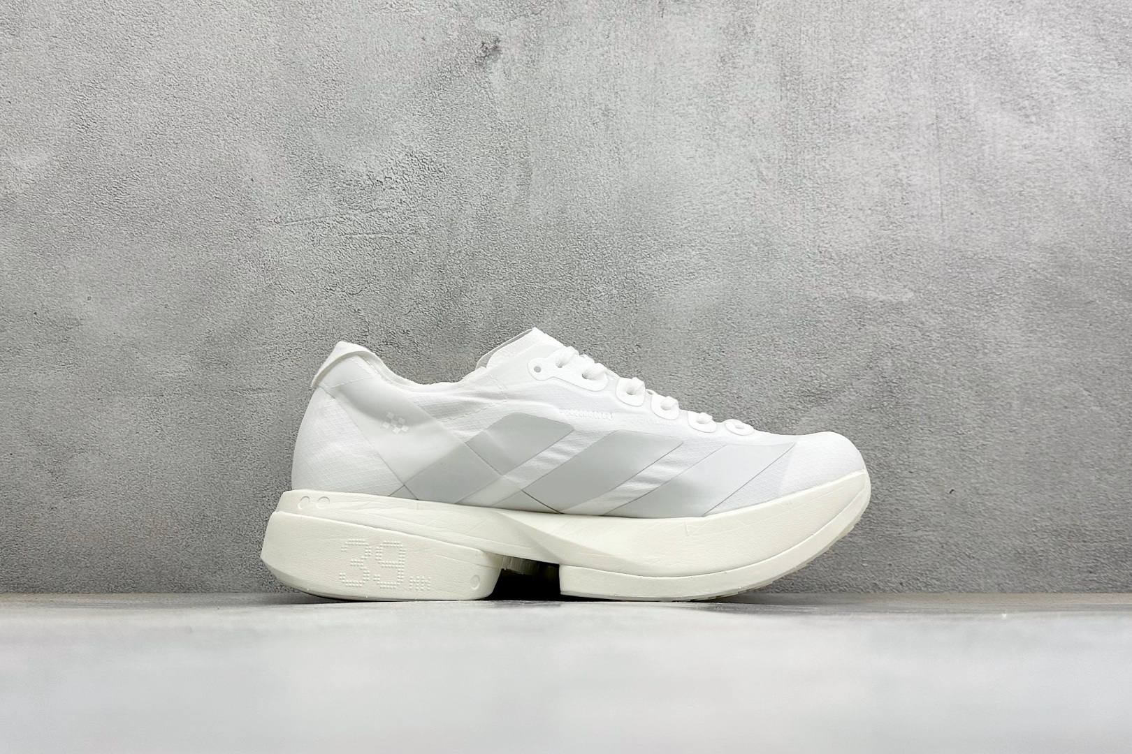 Adidas Adizero Adios 4 M 阿迪透气轻盈低帮跑步鞋 货号:JR6366 尺码:36 36.5 37 Adidas Adizero Adios 4 M 阿迪透气轻盈低帮跑步鞋 货号:JR6366 尺码:36 36.5 37