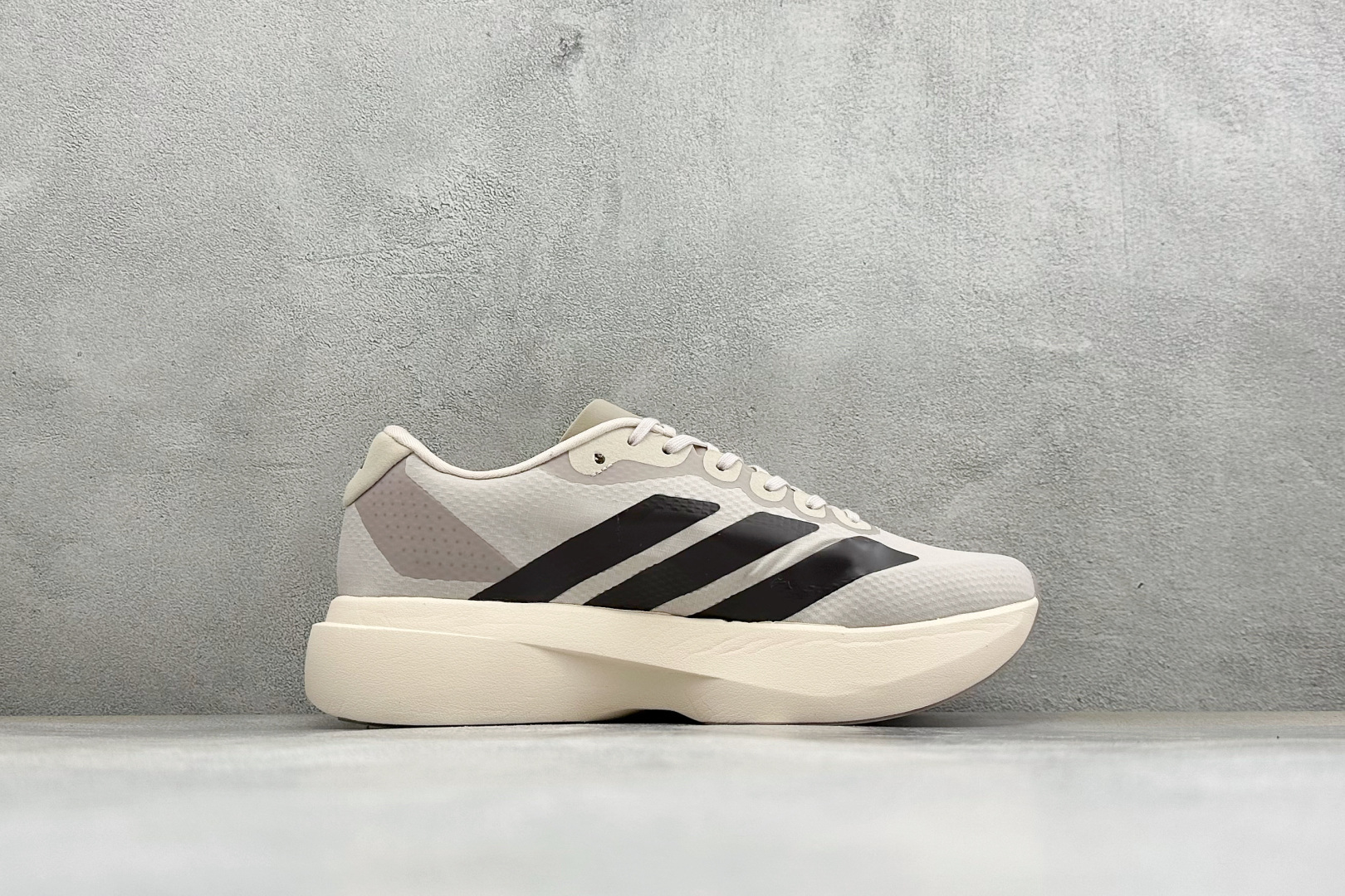 BF版Adidas Adizero Evo SL 阿迪达斯 舒适百搭防滑耐磨 低帮休闲跑步鞋 货号: KJ2001 尺码 BF版Adidas Adizero Evo SL 阿迪达斯 舒适百搭防滑耐磨 低帮休闲跑步鞋 货号: KJ2001 尺码