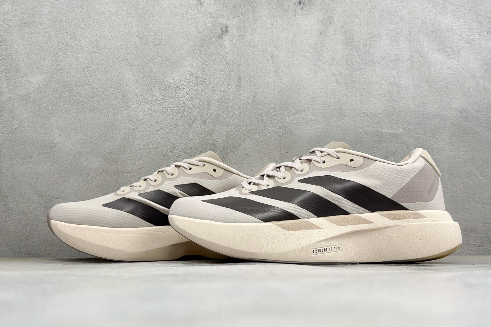 BF版Adidas Adizero Evo SL 阿迪达斯 舒适百搭防滑耐磨 低帮休闲跑步鞋 货号: KJ2001 尺码 BF版Adidas Adizero Evo SL 阿迪达斯 舒适百搭防滑耐磨 低帮休闲跑步鞋 货号: KJ2001 尺码