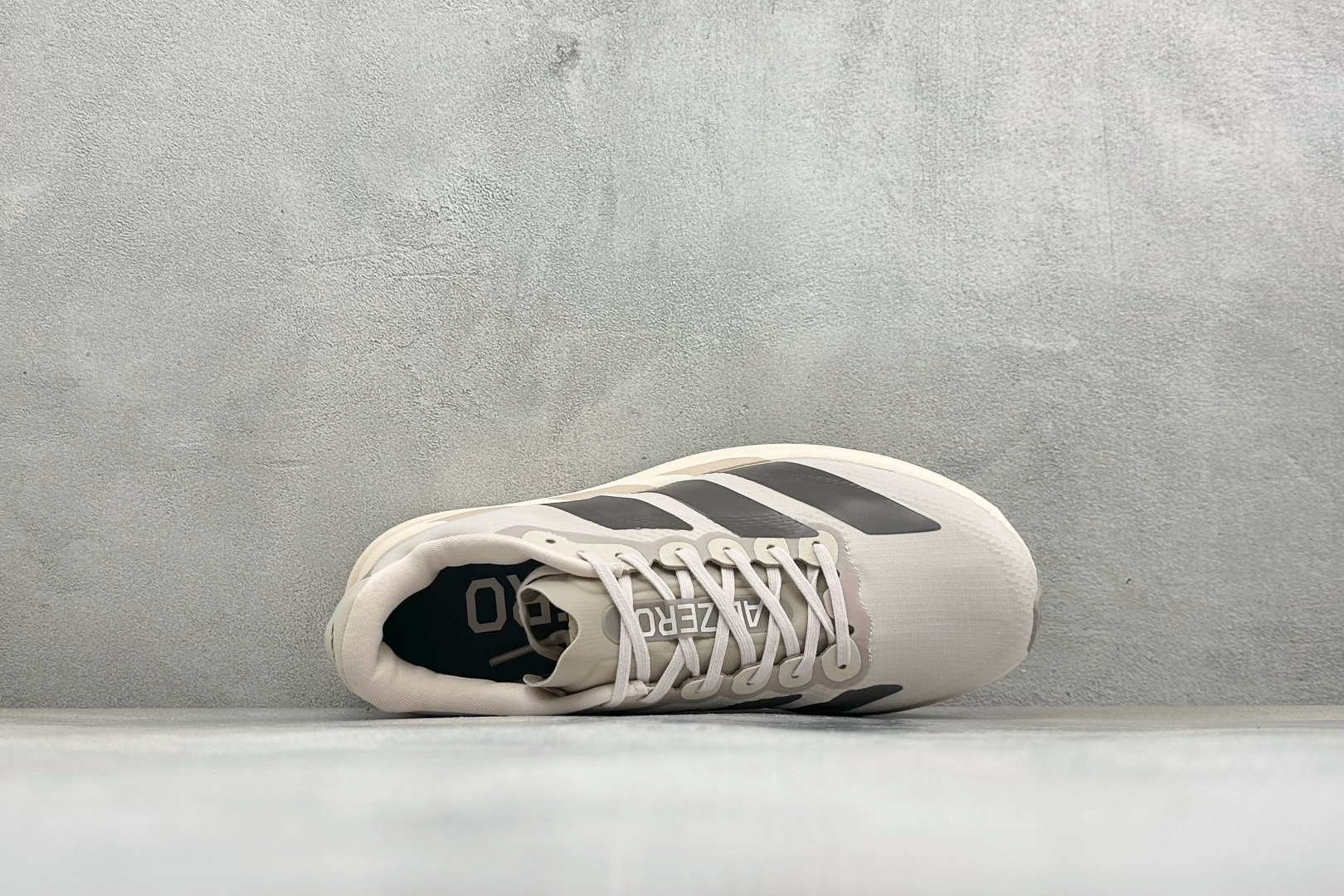 BF版Adidas Adizero Evo SL 阿迪达斯 舒适百搭防滑耐磨 低帮休闲跑步鞋 货号: KJ2001 尺码 BF版Adidas Adizero Evo SL 阿迪达斯 舒适百搭防滑耐磨 低帮休闲跑步鞋 货号: KJ2001 尺码