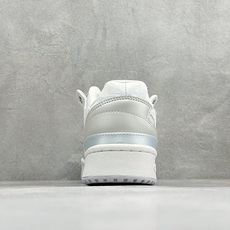Adidas Forum Low CL W 低帮百搭潮流休闲运动板鞋 以复古篮球鞋的外形为基础,采用皮革拼接,简约百搭, Adidas Forum Low CL W 低帮百搭潮流休闲运动板鞋 以复古篮球鞋的外形为基础,采用皮革拼接,简约百搭,