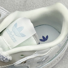 Adidas Forum Low CL W 低帮百搭潮流休闲运动板鞋 以复古篮球鞋的外形为基础,采用皮革拼接,简约百搭, Adidas Forum Low CL W 低帮百搭潮流休闲运动板鞋 以复古篮球鞋的外形为基础,采用皮革拼接,简约百搭,
