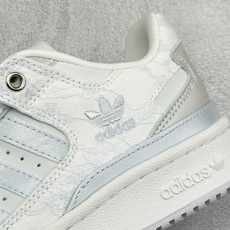 Adidas Forum Low CL W 低帮百搭潮流休闲运动板鞋 以复古篮球鞋的外形为基础,采用皮革拼接,简约百搭, Adidas Forum Low CL W 低帮百搭潮流休闲运动板鞋 以复古篮球鞋的外形为基础,采用皮革拼接,简约百搭,