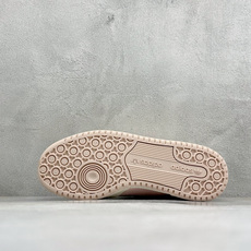 Adidas Forum Low CL W 低帮百搭潮流休闲运动板鞋 以复古篮球鞋的外形为基础,采用皮革拼接,简约百搭, Adidas Forum Low CL W 低帮百搭潮流休闲运动板鞋 以复古篮球鞋的外形为基础,采用皮革拼接,简约百搭,