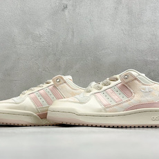 Adidas Forum Low CL W 低帮百搭潮流休闲运动板鞋 以复古篮球鞋的外形为基础,采用皮革拼接,简约百搭, Adidas Forum Low CL W 低帮百搭潮流休闲运动板鞋 以复古篮球鞋的外形为基础,采用皮革拼接,简约百搭,