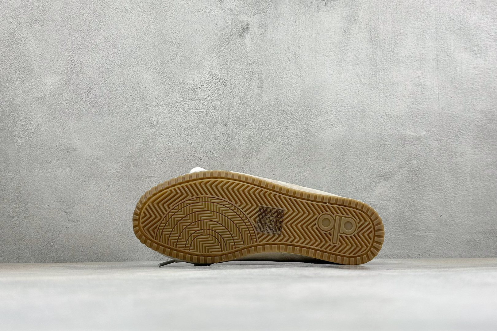 Alo Sunset Sneaker 徳训生活休闲鞋 半拖 货号:A1004U-GREY 尺码:36 36.5 37 3 Alo Sunset Sneaker 徳训生活休闲鞋 半拖 货号:A1004U-GREY 尺码:36 36.5 37 3
