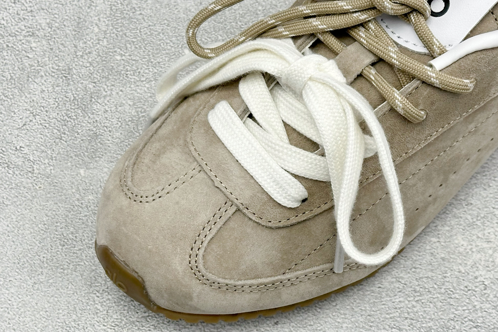 Alo Sunset Sneaker 徳训生活休闲鞋 半拖 货号:A1004U-GREY 尺码:36 36.5 37 3 Alo Sunset Sneaker 徳训生活休闲鞋 半拖 货号:A1004U-GREY 尺码:36 36.5 37 3