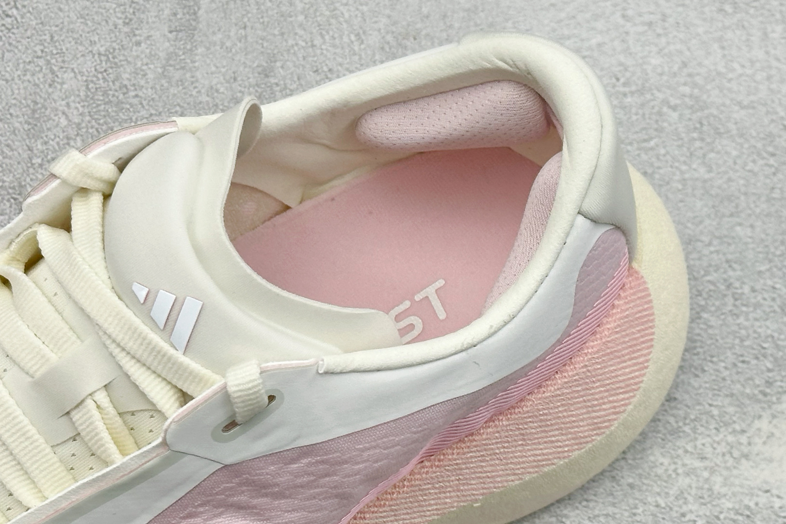 RS版Adidas Hyperboost EDGE 阿迪达斯 耐磨缓震 Boost 爆米花 休闲运动跑鞋 货号: KJ0