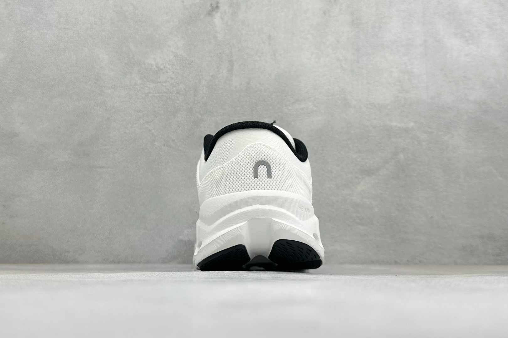 CX版On昂跑 Cloud X 5系列低帮轻量舒适多功能休闲运动跑鞋 采用工程飞织网布组合再生聚酯纤维鞋面材质搭载独家隐 CX版On昂跑 Cloud X 5系列低帮轻量舒适多功能休闲运动跑鞋 采用工程飞织网布组合再生聚酯纤维鞋面材质搭载独家隐