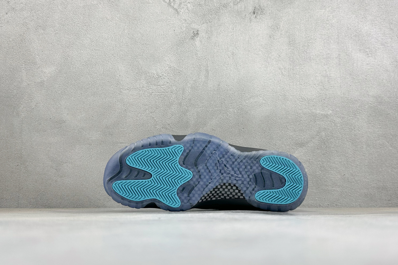 福利特价 Air Jordan AJ11 Retro 高帮篮球鞋 原楦原档案数据开模打造 原厂中底拉帮钢印 原厂漆皮 防