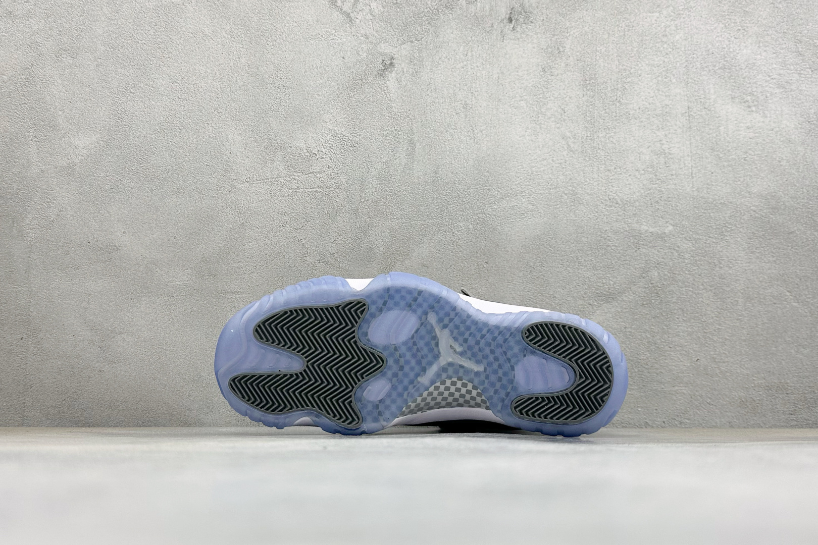 福利特价 Air Jordan AJ11 Retro 高帮篮球鞋 原楦原档案数据开模打造 原厂中底拉帮钢印 原厂漆皮 防 福利特价 Air Jordan AJ11 Retro 高帮篮球鞋 原楦原档案数据开模打造 原厂中底拉帮钢印 原厂漆皮 防