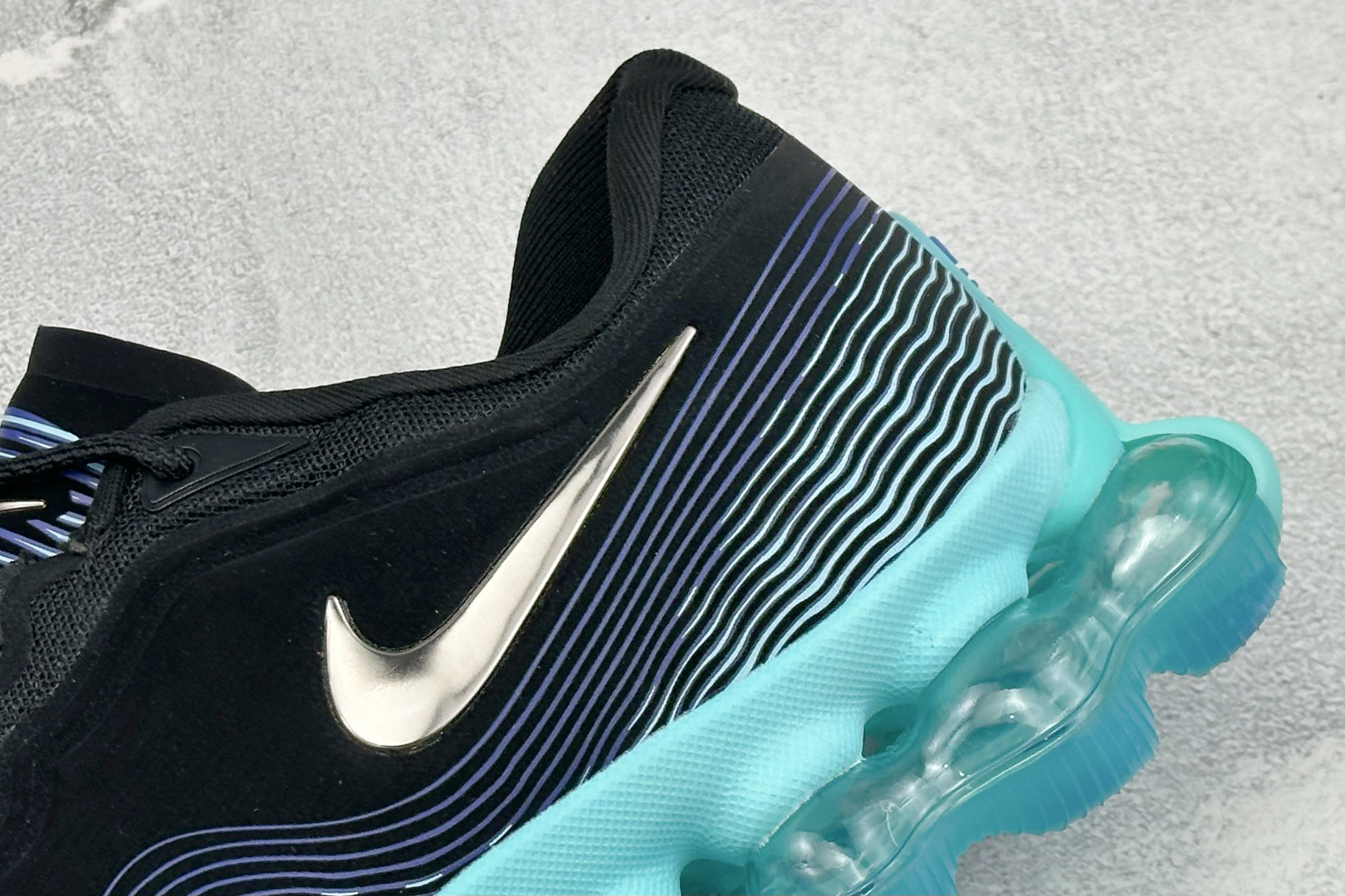 Nike Air Liquid Max 耐克气垫跑步鞋 货号：IQ7635–001 尺码：40-46没半码 