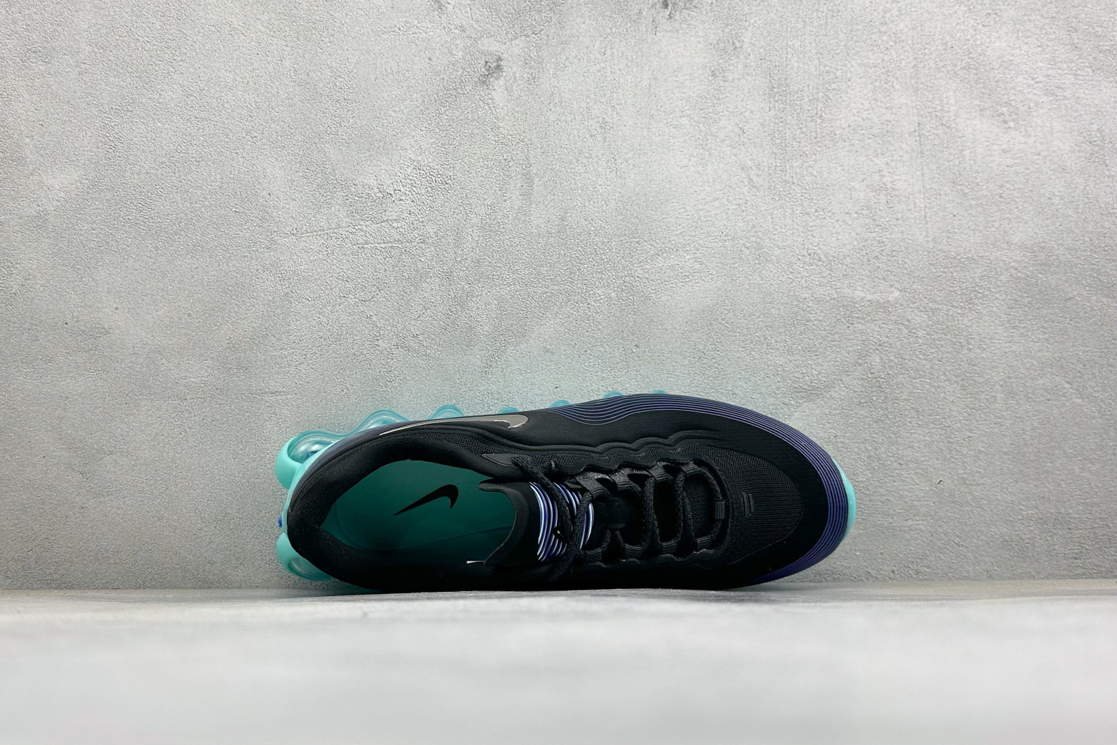 Nike Air Liquid Max 耐克气垫跑步鞋 货号：IQ7635–001 尺码：40-46没半码 
