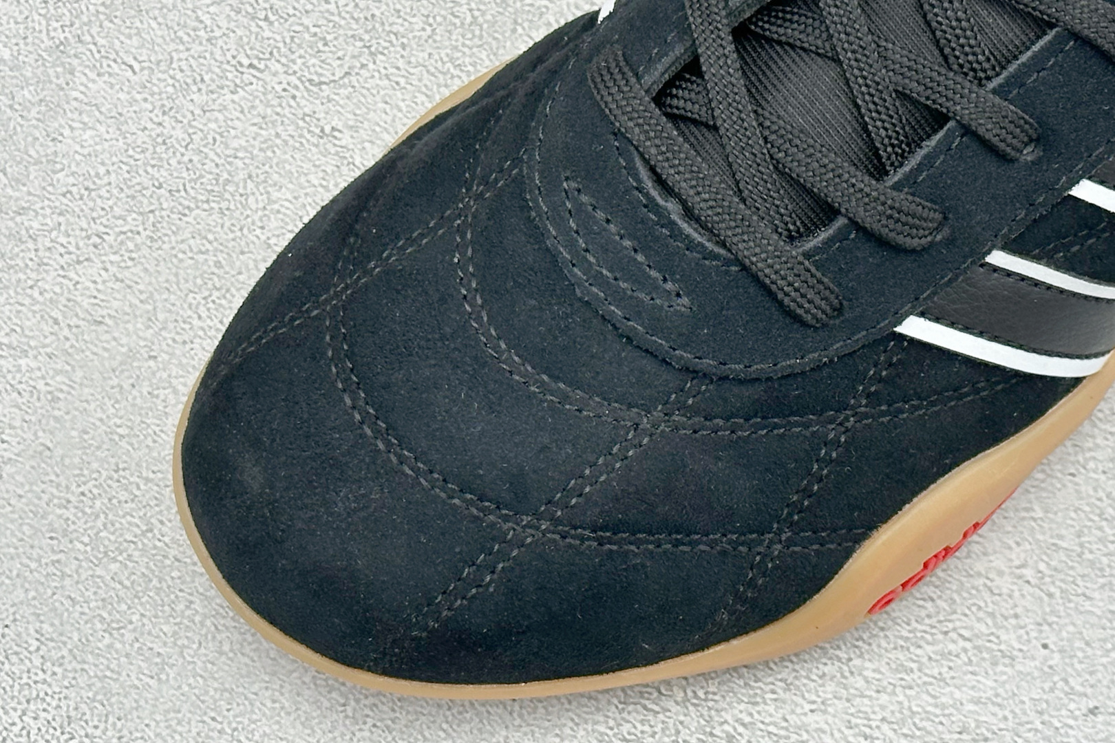 DZ版Adidas Adipista Trainers 防滑耐磨休闲鞋 货号 :HQ9166 尺码:36 36.5 37 DZ版Adidas Adipista Trainers 防滑耐磨休闲鞋 货号 :HQ9166 尺码:36 36.5 37