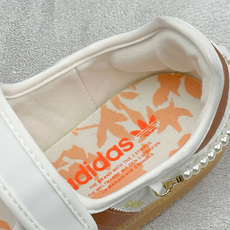FX版Adidas三叶草SAMBA Jane W 玛丽珍鞋 该鞋款鞋面采用多种材料拼接(缝/车线) Superstar系 FX版Adidas三叶草SAMBA Jane W 玛丽珍鞋 该鞋款鞋面采用多种材料拼接(缝/车线) Superstar系