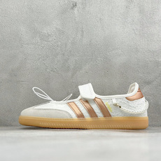 FX版Adidas三叶草SAMBA Jane W 玛丽珍鞋 该鞋款鞋面采用多种材料拼接(缝/车线) Superstar系 FX版Adidas三叶草SAMBA Jane W 玛丽珍鞋 该鞋款鞋面采用多种材料拼接(缝/车线) Superstar系