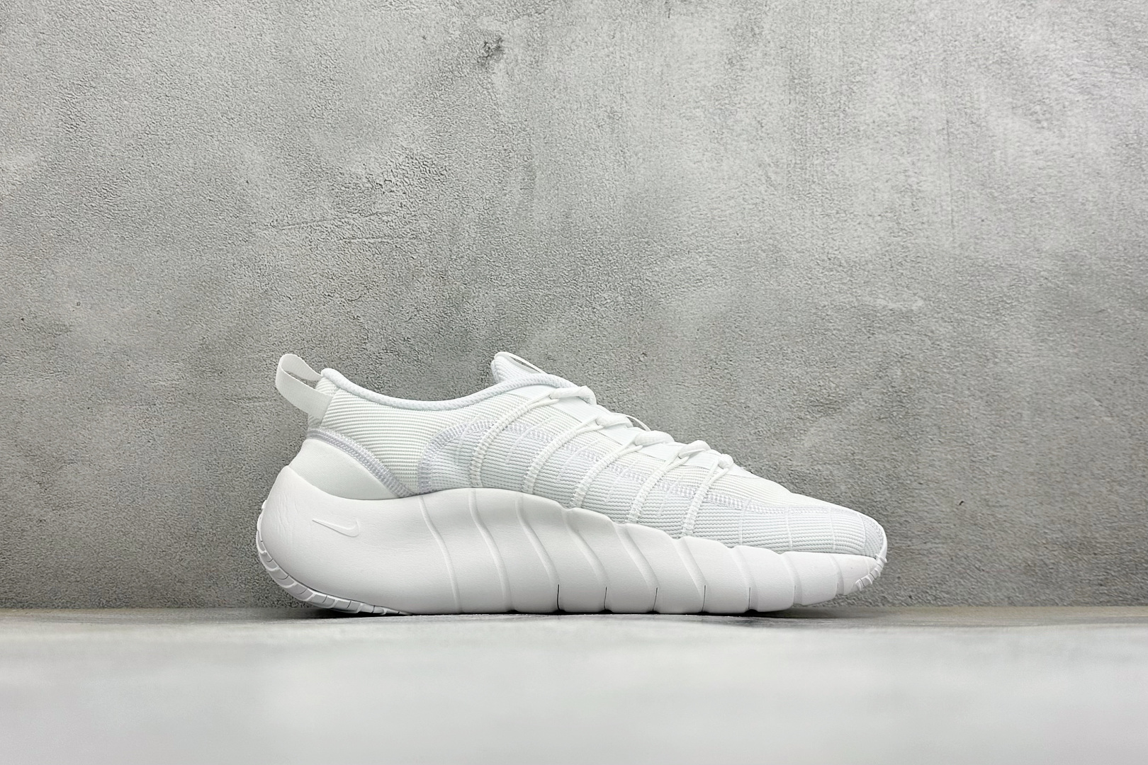 Y版Nk Free Run 5.0赤足低帮休闲跑步鞋 从跑步到训练再到日常生活 它采用透气的针织鞋面 将您喜爱的灵活性与 Y版Nk Free Run 5.0赤足低帮休闲跑步鞋 从跑步到训练再到日常生活 它采用透气的针织鞋面 将您喜爱的灵活性与