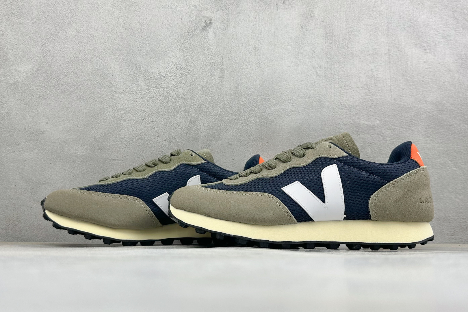 VEJA ESPLAR 休闲轻便耐磨经典跑步鞋 不撞款的运动鞋👟｜法国小众品牌Veja，增高于有形，Veja小白鞋妥妥的
