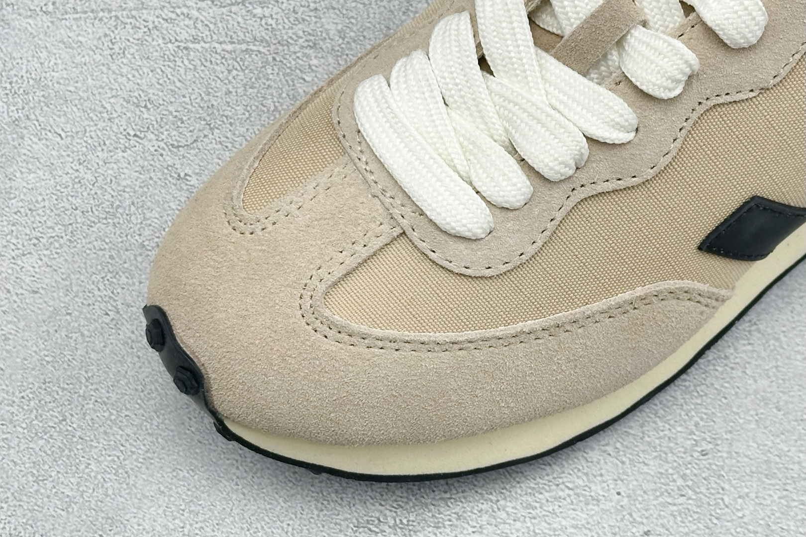 VEJA ESPLAR 休闲轻便耐磨经典跑步鞋 不撞款的运动鞋👟|法国小众品牌Veja,增高于有形,Veja小白鞋妥妥的 VEJA ESPLAR 休闲轻便耐磨经典跑步鞋 不撞款的运动鞋👟|法国小众品牌Veja,增高于有形,Veja小白鞋妥妥的