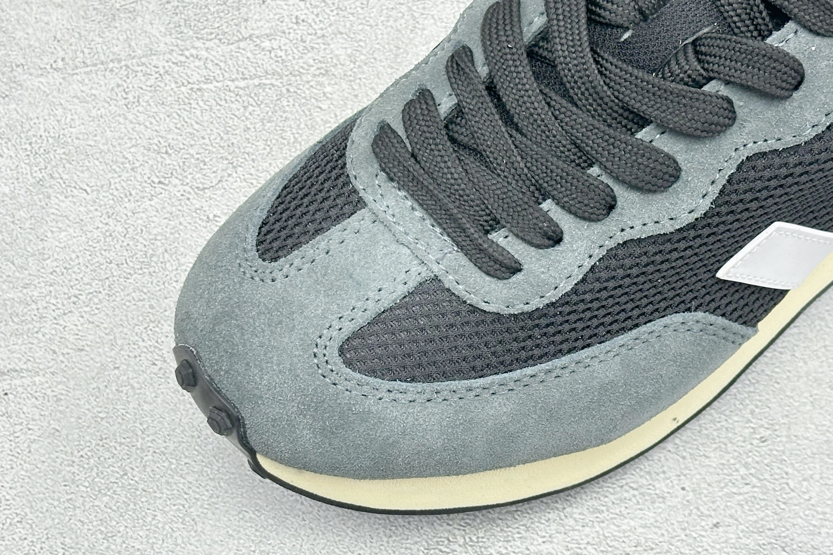 VEJA ESPLAR 休闲轻便耐磨经典跑步鞋 不撞款的运动鞋👟|法国小众品牌Veja,增高于有形,Veja小白鞋妥妥的 VEJA ESPLAR 休闲轻便耐磨经典跑步鞋 不撞款的运动鞋👟|法国小众品牌Veja,增高于有形,Veja小白鞋妥妥的