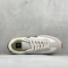 VEJA ESPLAR 休闲轻便耐磨经典跑步鞋 不撞款的运动鞋👟|法国小众品牌Veja,增高于有形,Veja小白鞋妥妥的 VEJA ESPLAR 休闲轻便耐磨经典跑步鞋 不撞款的运动鞋👟|法国小众品牌Veja,增高于有形,Veja小白鞋妥妥的