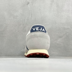 VEJA ESPLAR 休闲轻便耐磨经典跑步鞋 不撞款的运动鞋👟|法国小众品牌Veja,增高于有形,Veja小白鞋妥妥的 VEJA ESPLAR 休闲轻便耐磨经典跑步鞋 不撞款的运动鞋👟|法国小众品牌Veja,增高于有形,Veja小白鞋妥妥的