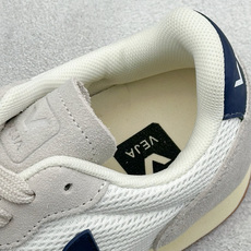 VEJA ESPLAR 休闲轻便耐磨经典跑步鞋 不撞款的运动鞋👟|法国小众品牌Veja,增高于有形,Veja小白鞋妥妥的 VEJA ESPLAR 休闲轻便耐磨经典跑步鞋 不撞款的运动鞋👟|法国小众品牌Veja,增高于有形,Veja小白鞋妥妥的