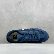 VEJA ESPLAR 休闲轻便耐磨经典跑步鞋 不撞款的运动鞋👟|法国小众品牌Veja,增高于有形,Veja小白鞋妥妥的 VEJA ESPLAR 休闲轻便耐磨经典跑步鞋 不撞款的运动鞋👟|法国小众品牌Veja,增高于有形,Veja小白鞋妥妥的
