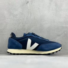 VEJA ESPLAR 休闲轻便耐磨经典跑步鞋 不撞款的运动鞋👟|法国小众品牌Veja,增高于有形,Veja小白鞋妥妥的 VEJA ESPLAR 休闲轻便耐磨经典跑步鞋 不撞款的运动鞋👟|法国小众品牌Veja,增高于有形,Veja小白鞋妥妥的